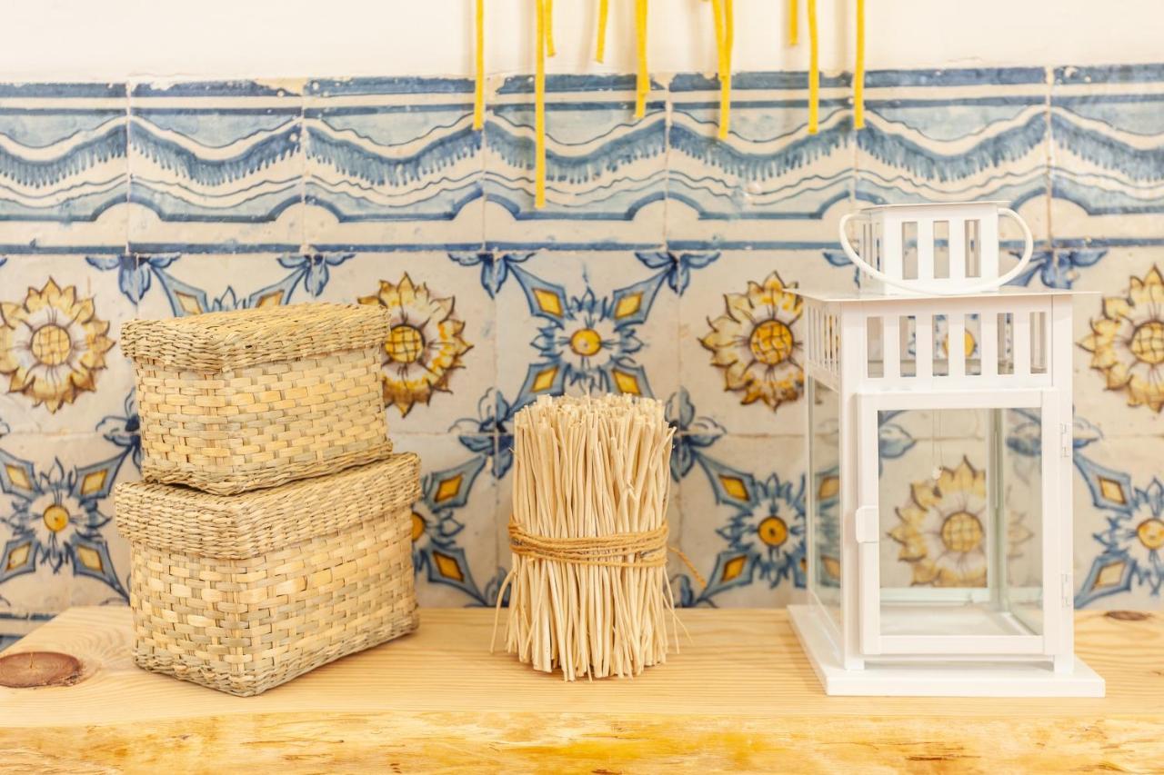 Yellow Tiles In City Center Lissabon Exterior foto